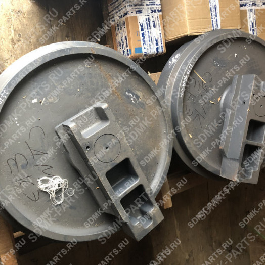 Колесо направляющее в сборе DOOSAN 420LC-V 2270-9009B 1